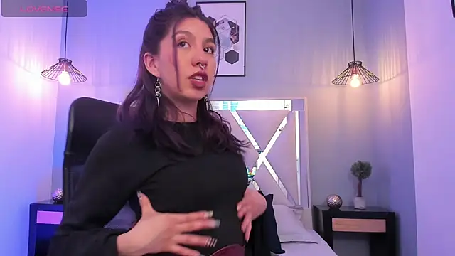 zoe-moreau online show from 03/03/26, 07:54