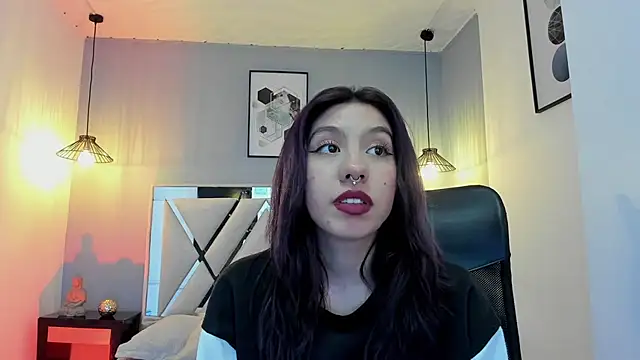 zoe-moreau online show from 02/19/26, 07:55