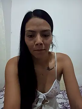 Snapshot of salome_xxx15 chatting on 02/13/26, 04:01 salome xxx15 online show from 02/13/26, 04:01