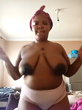 Snapshot of thickpariss chatting on 11/03/25, 02:31 thickpariss online show from 11/03/25, 02:31