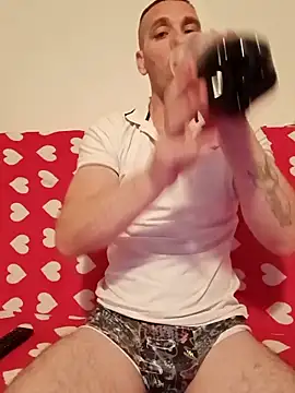 Baiat Finut1 online show from 11/03/25, 10:02