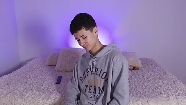 Snapshot of Eiden_Blake chatting on 11/22/25, 10:25 Eiden Blake online show from 11/22/25, 10:25