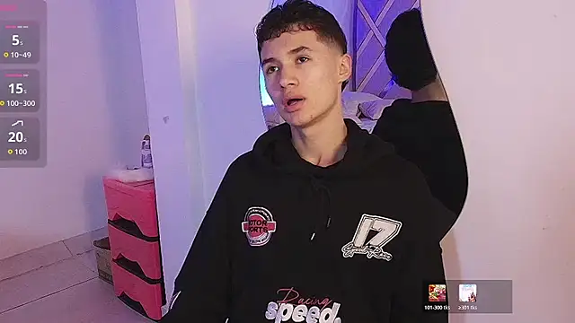 Snapshot of Eiden_Blake chatting on 03/25/26, 01:50 Eiden Blake online show from 03/25/26, 01:50