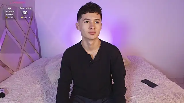 Snapshot of Eiden_Blake chatting on 01/18/26, 11:30 Eiden Blake online show from 01/18/26, 11:30