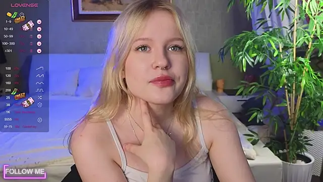 Mila wxw online show from 12/20/25, 01:25