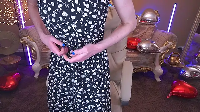 Snapshot of AmiraGoldd chatting on 02/11/26, 02:11 AmiraGoldd online show from 02/11/26, 02:11