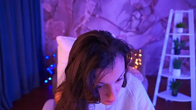 ZafiraMoonn online show from 11/15/25, 06:50