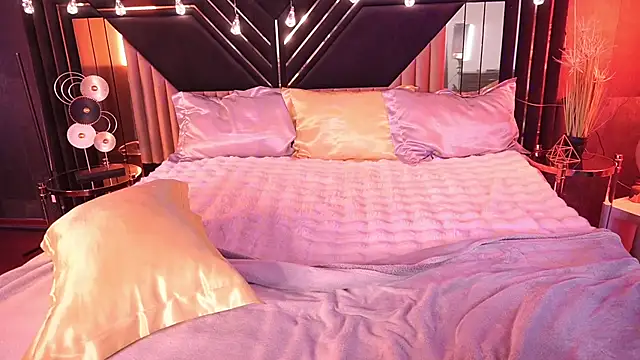 ZafiraMoonn online show from 12/23/25, 07:18