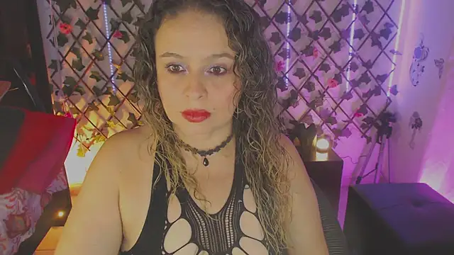 Snapshot of katjohanna chatting on 06/21/26, 04:40 katjohanna online show from 06/21/26, 04:40