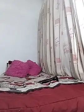 SweetSavage18 online show from 12/17/25, 08:36