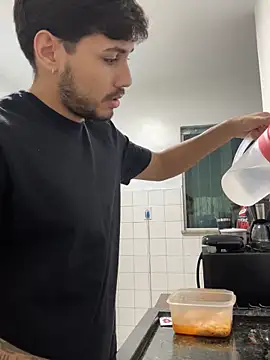 meninadeparis online show from 03/11/26, 01:10