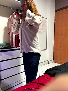 meninadeparis online show from 11/11/25, 03:12