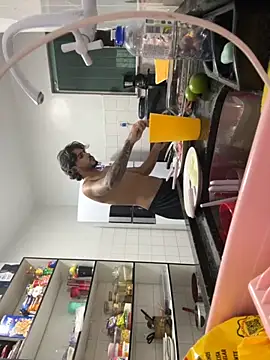 meninadeparis online show from 11/14/25, 11:30