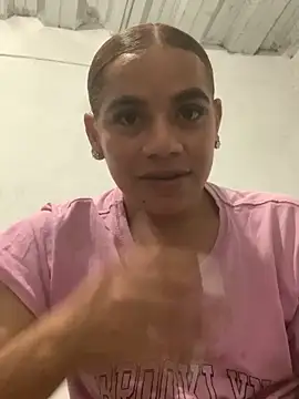 Snapshot of Megan2026 chatting on 11/16/25, 02:27 Megan2026 online show from 11/16/25, 02:27