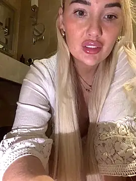 Snapshot of xxxrosie123 chatting on 11/02/25, 10:59 xxxrosie123 online show from 11/02/25, 10:59