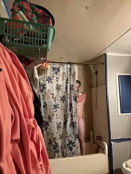 bkuterbach2015 online show from 12/16/25, 09:35