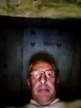 Snapshot of KAXABE11 chatting on 11/17/25, 07:18 KAXABE11 online show from 11/17/25, 07:18