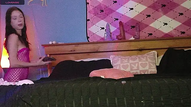 kittenkisses3 online show from 01/10/26, 01:56