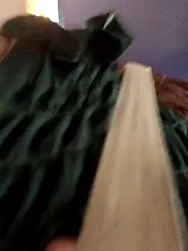 PaulinaLondra2 online show from 12/17/25, 11:21