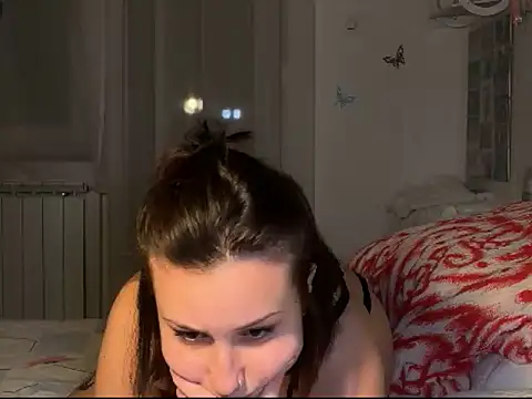 Snapshot of anabanana77 chatting on 11/22/25, 11:14 anabanana77 online show from 11/22/25, 11:14