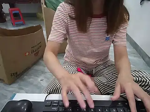 ---Lusi03--- online show from 12/15/25, 03:29