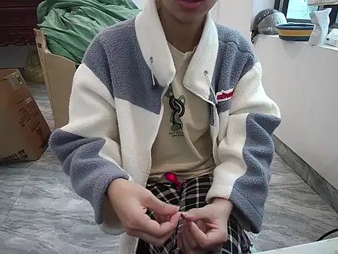 ---Lusi03--- online show from 12/17/25, 12:48