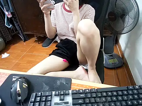 ---Lusi03--- online show from 04/22/26, 04:03