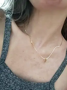 Melzinhasweet online show from 11/24/25, 09:15