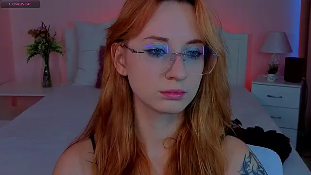 Snapshot of WICKEDEMBER chatting on 06/30/26, 01:38 WICKEDEMBER online show from 06/30/26, 01:38