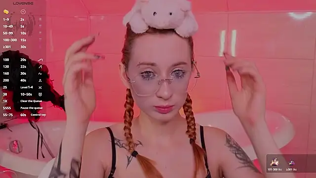 Snapshot of WICKEDEMBER chatting on 07/10/26, 02:33 WICKEDEMBER online show from 07/10/26, 02:33