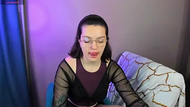 Karina Kellyy online show from 12/15/25, 03:45