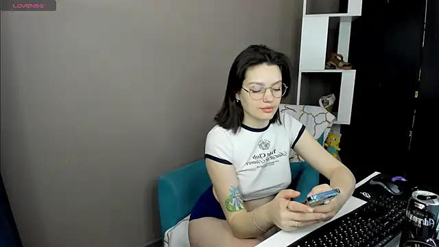 Karina Kellyy online show from 11/22/25, 02:21