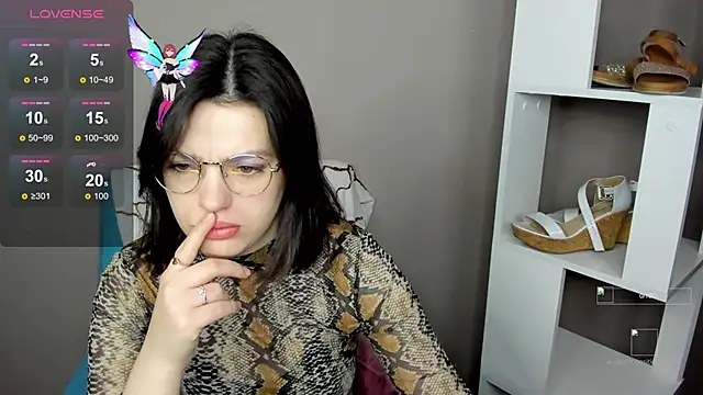 Karina Kellyy online show from 11/17/25, 02:26