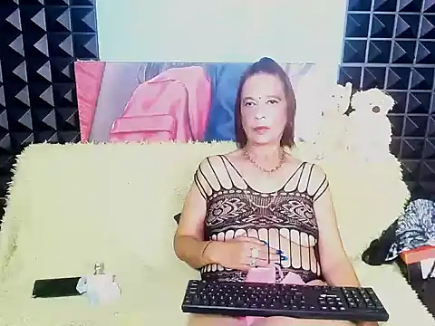 Hot queen57 online show from 11/06/25, 07:56