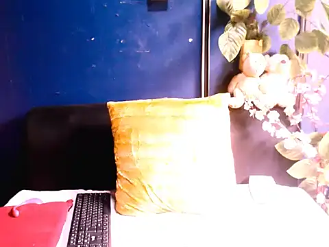 Hot queen57 online show from 12/01/25, 07:42