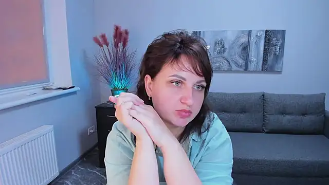 Snapshot of Helen_Rossi chatting on 11/06/25, 08:18 Helen Rossi online show from 11/06/25, 08:18