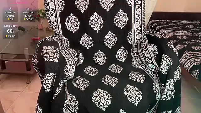 Charming Cherry  online show from 11/08/25, 09:18