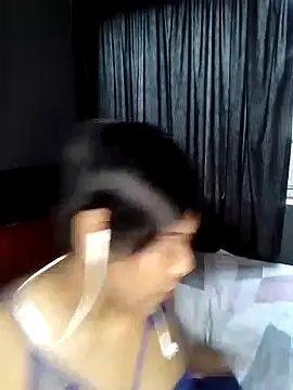 Snapshot of juicylips58 chatting on 11/04/25, 02:32 juicylips58 online show from 11/04/25, 02:32