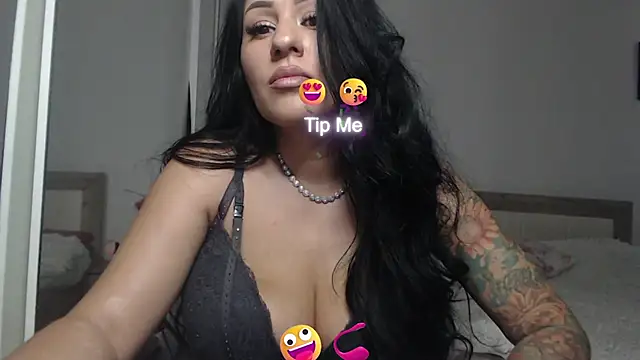 Snapshot of RachelVegass chatting on 11/05/25, 09:45 RachelVegass online show from 11/05/25, 09:45