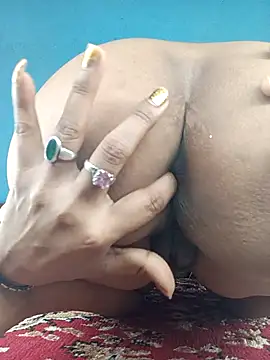 Snapshot of Saniya76 chatting on 02/17/26, 04:10 Saniya76 online show from 02/17/26, 04:10