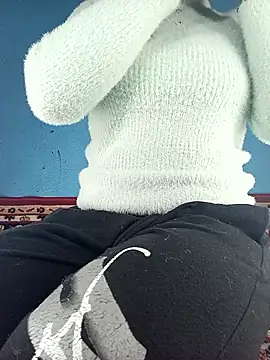 Snapshot of Saniya76 chatting on 01/09/26, 05:09 Saniya76 online show from 01/09/26, 05:09