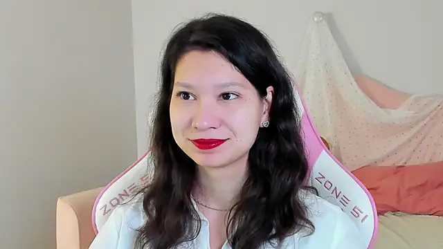 SaraDenars online show from 11/18/25, 05:11