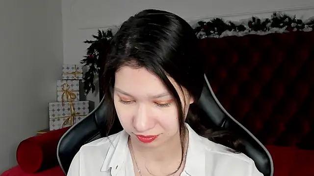 SaraDenars online show from 12/16/25, 04:17