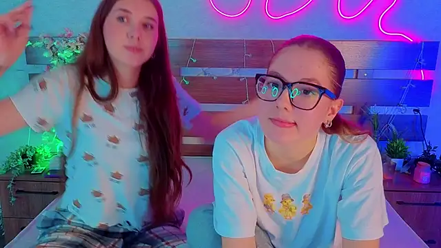 MargaretMorris online show from 12/15/25, 12:44