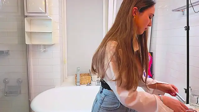 LeenaPuita online show from 11/12/25, 06:56