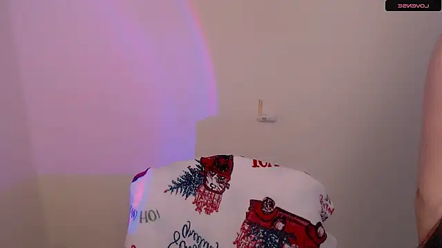 Snapshot of AlinaDoll_ chatting on 04/10/26, 06:42 AlinaDoll online show from 04/10/26, 06:42