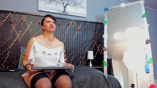 clara heat online show from 12/04/25, 07:35