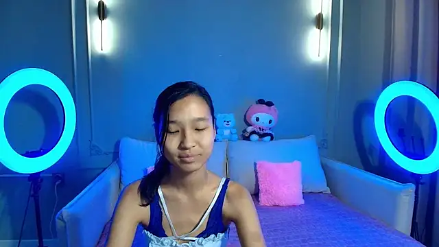 Snapshot of lihnpham chatting on 12/20/25, 03:31 lihnpham online show from 12/20/25, 03:31