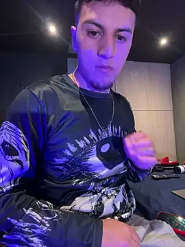 Snapshot of MiluandMIke chatting on 02/03/26, 06:40 MiluandMIke online show from 02/03/26, 06:40