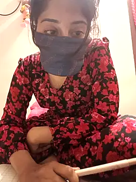 Snapshot of Tamil_White_Rose chatting on 02/25/26, 09:47 Tamil White Rose online show from 02/25/26, 09:47